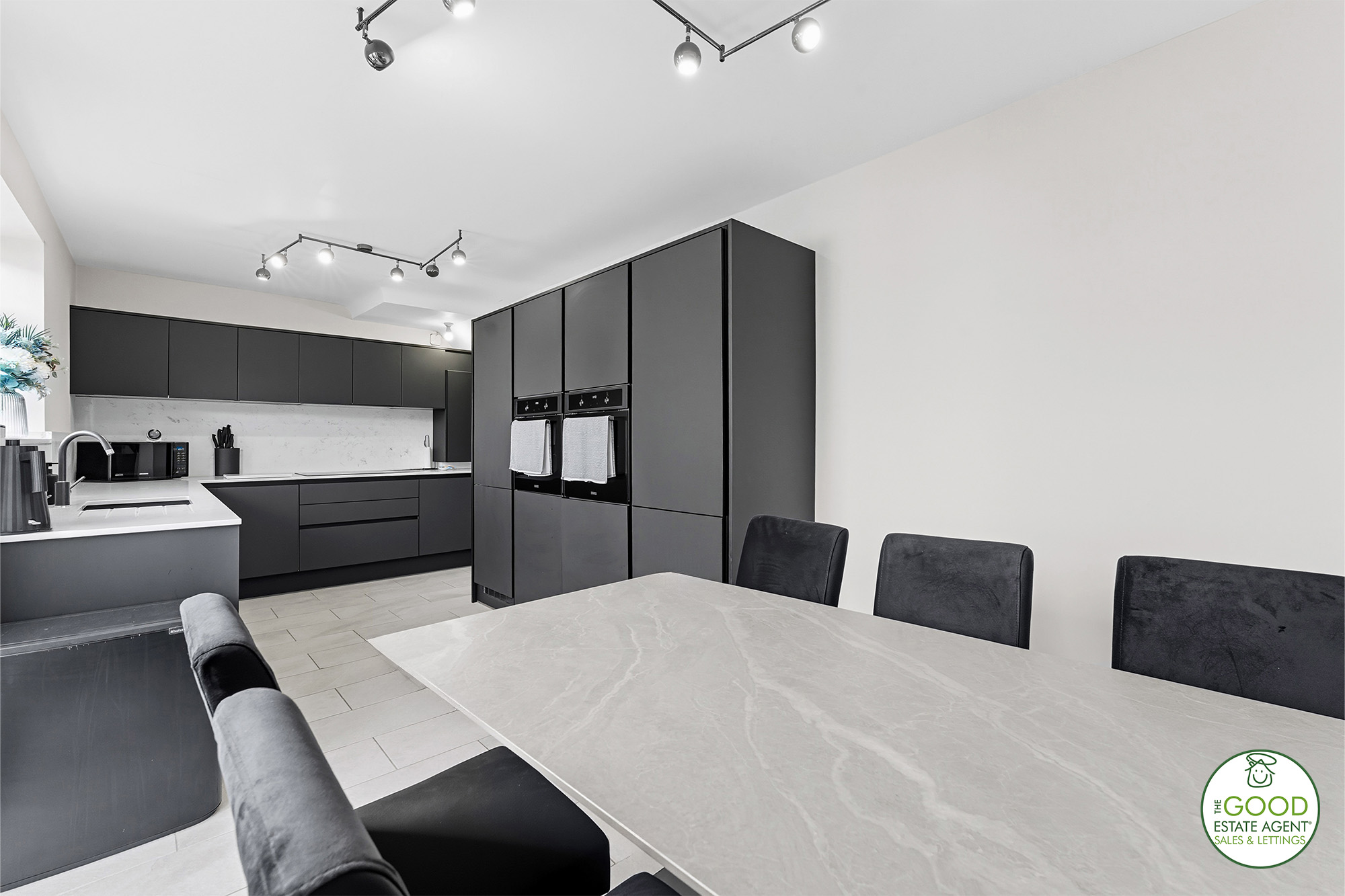 Barlow Road, Wilmslow, Cheshire SK9 4DP