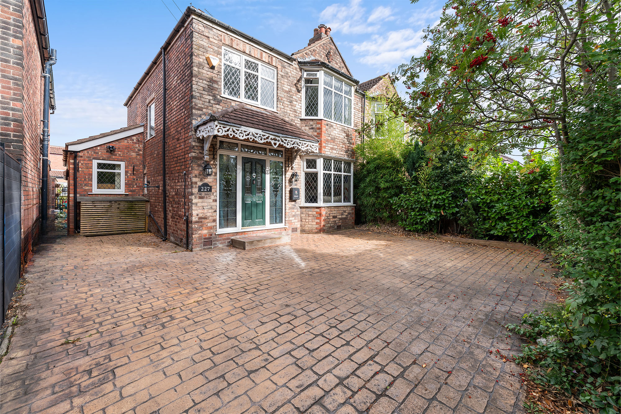 Wilmslow Road, Heald green, SK8 3BQ