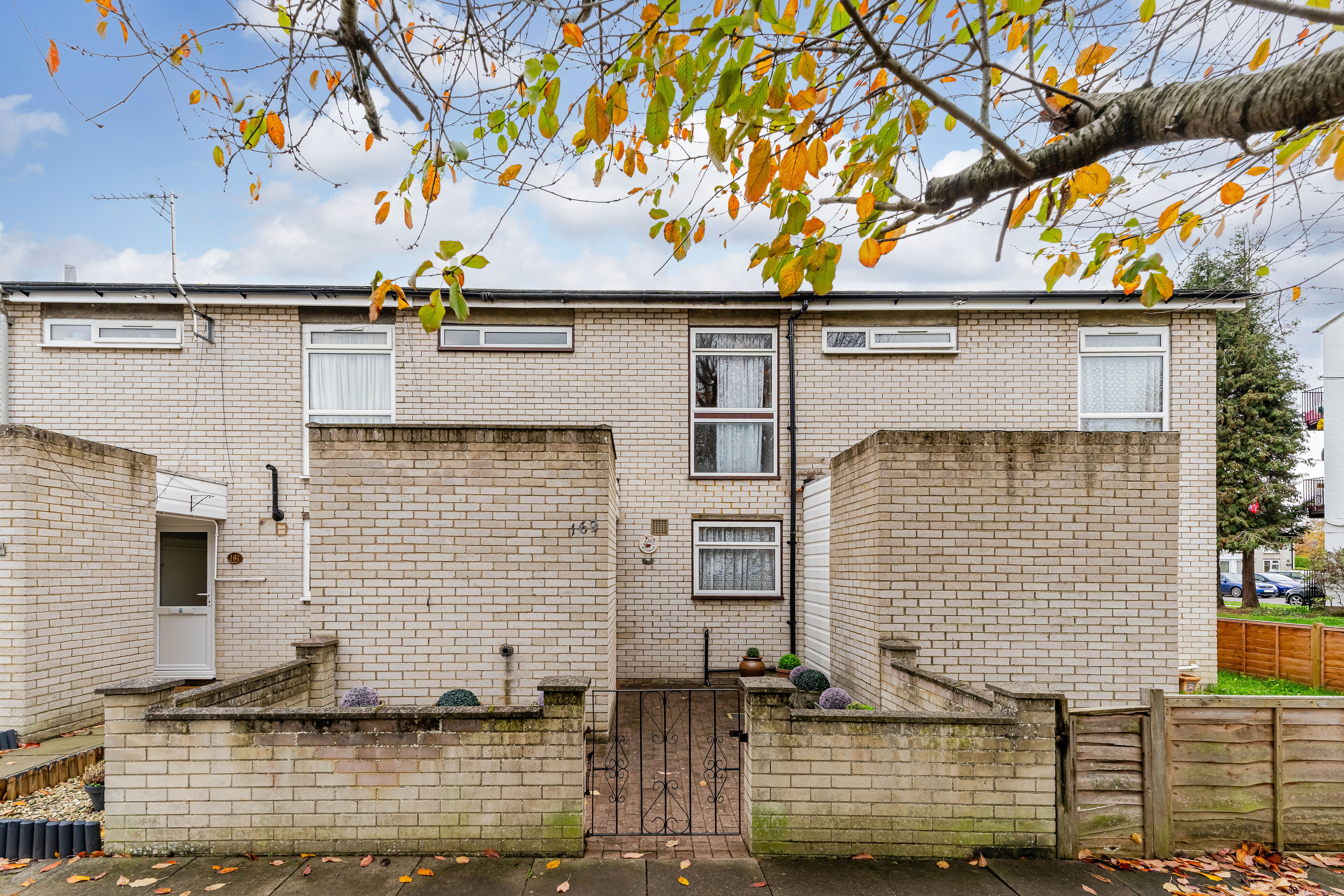 Beechwood Avenue, Sunbury on Thames, Middlesex TW16 7QW