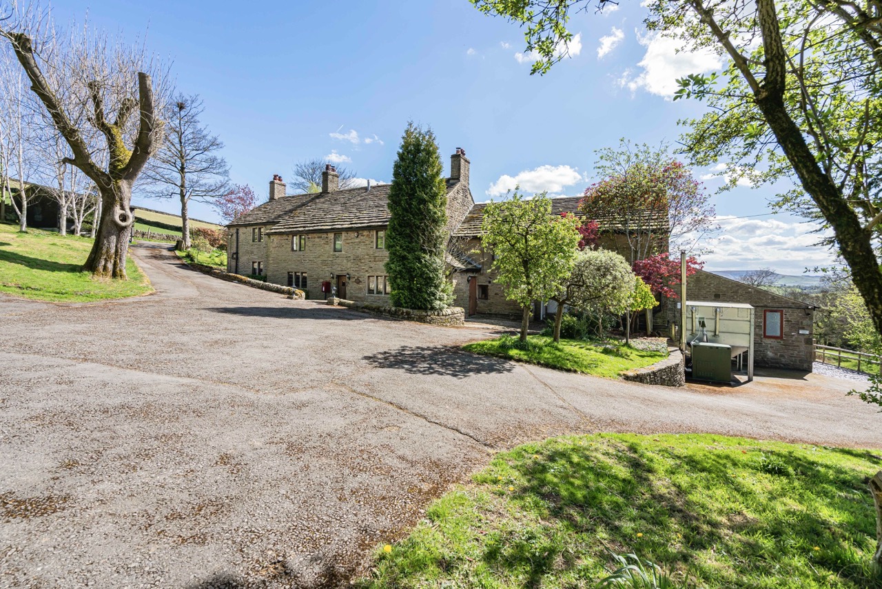 Dewsnaps Farm Sandy Lane, Chinley, Derbyshire, SK23 6AW