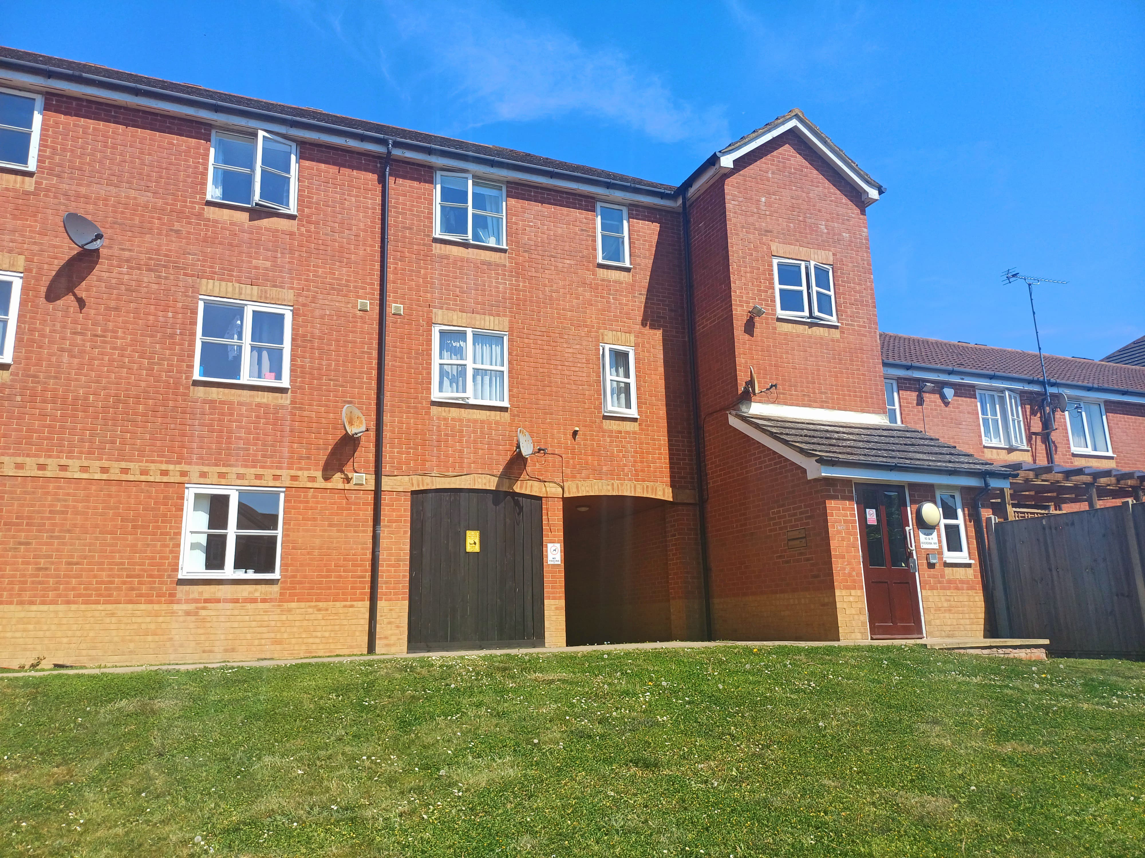 Riverbank Way, Ashford TN24 0PZ