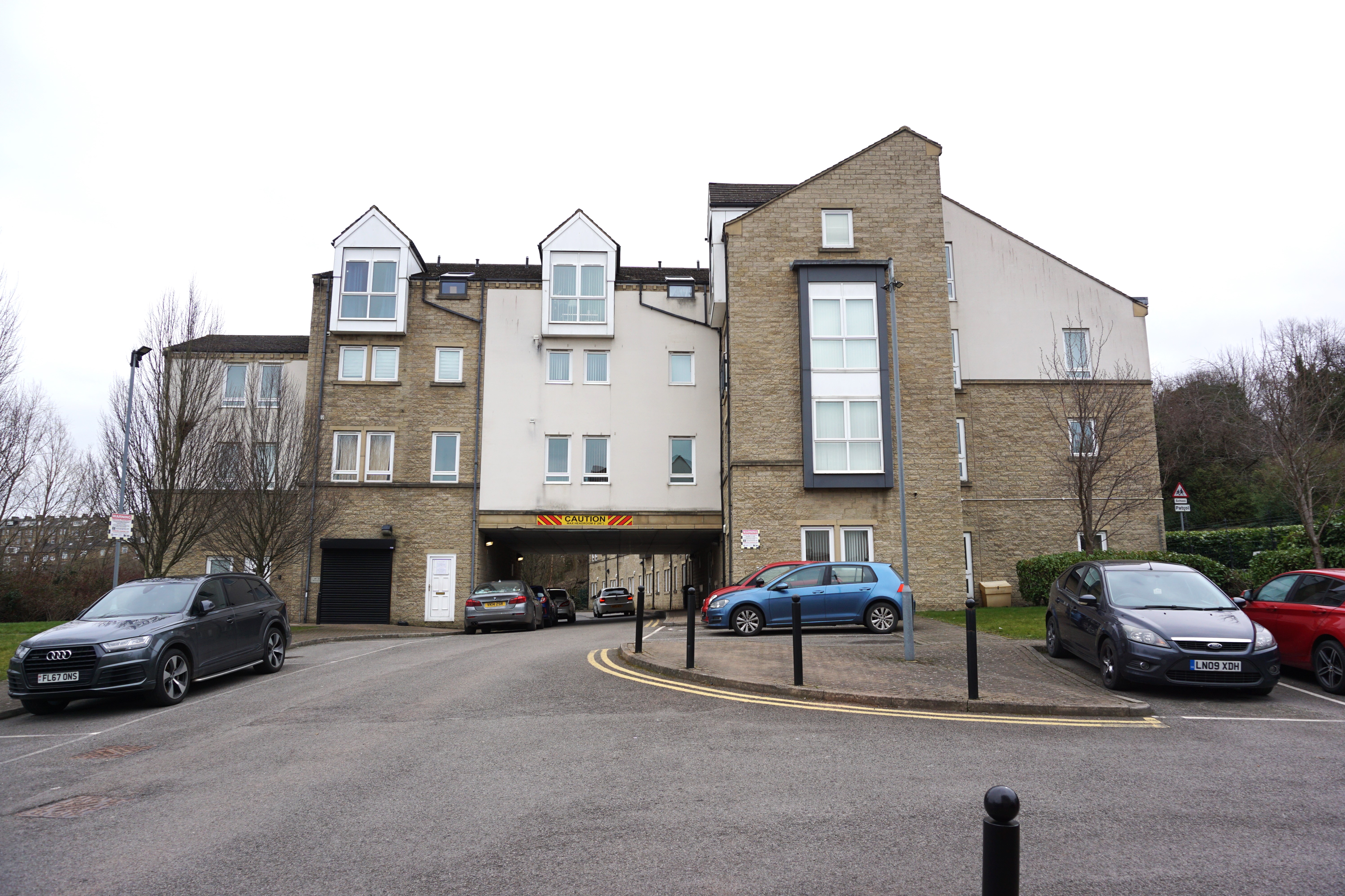 Flat 85 289 Otley Road , Bradford BD3 0EG