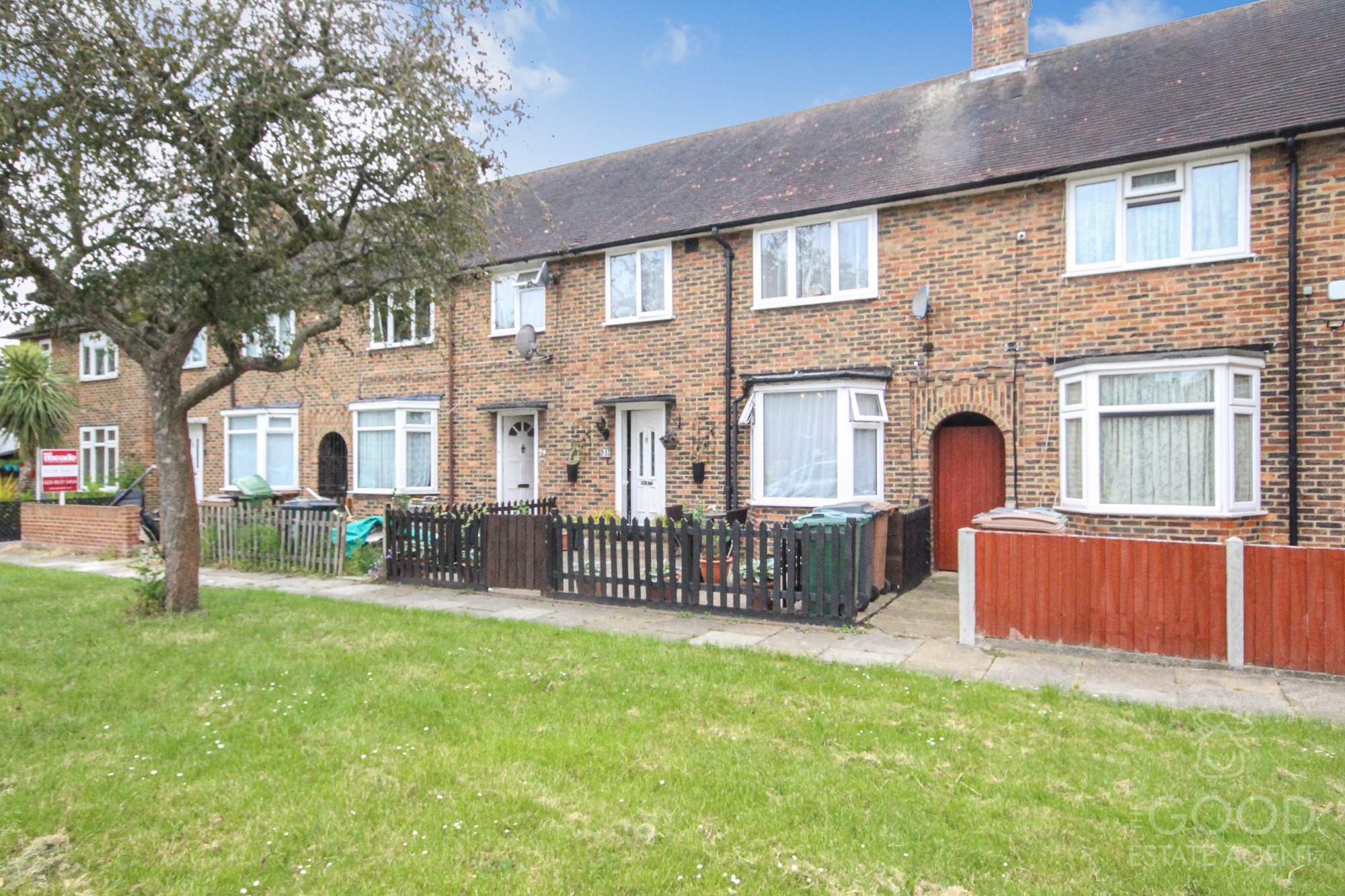 31 Withy Mead, London, Chingford, E4 6JY