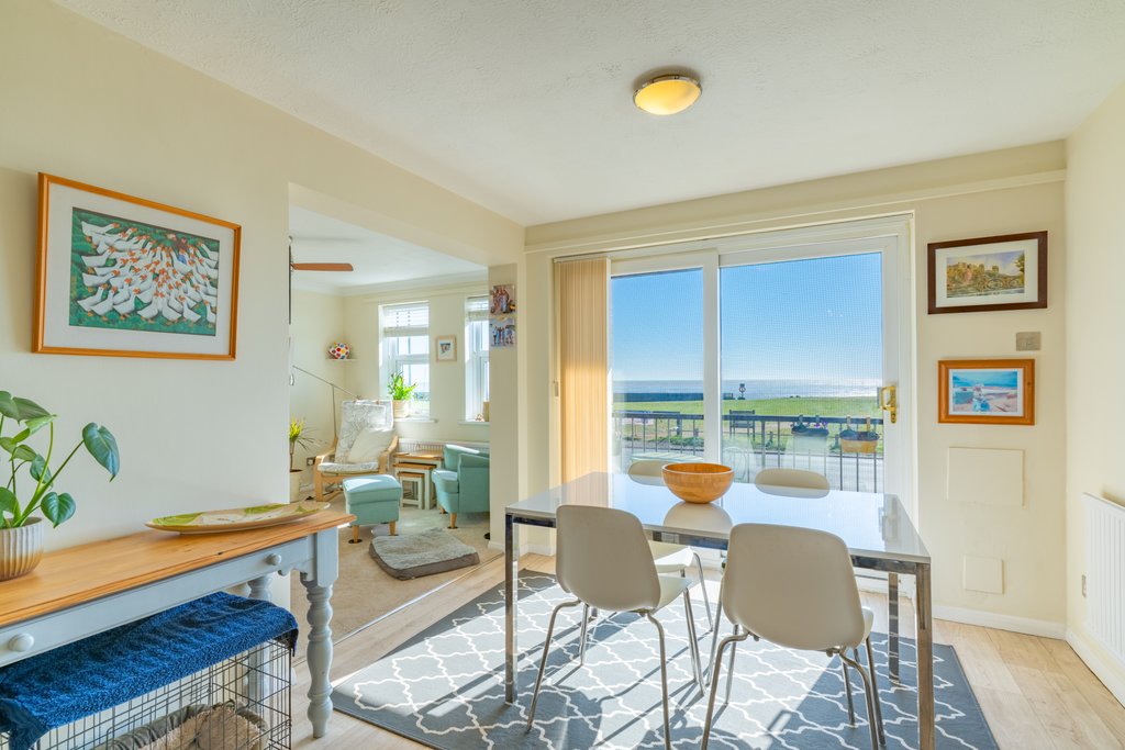 16, Grand Court, Grand Parade, New Romney, Kent. TN28 8NT