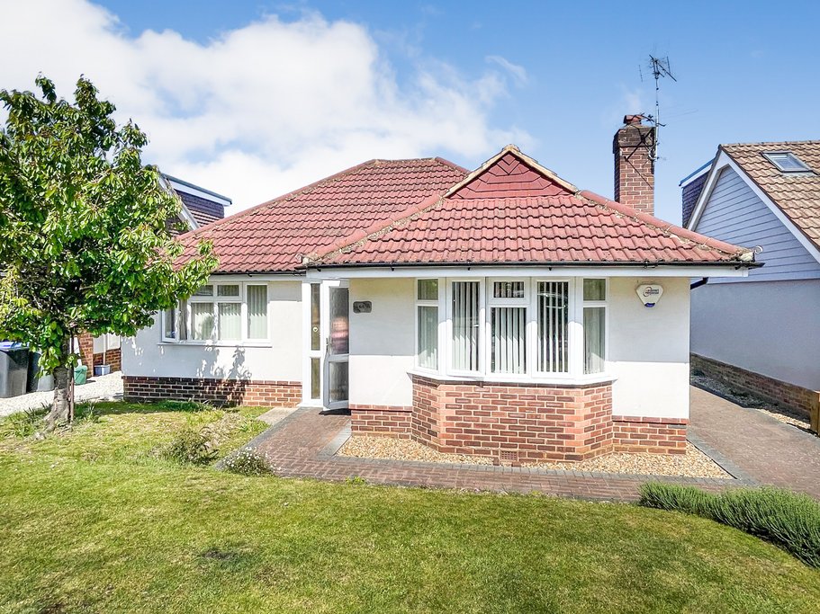 Sandalwood Avenue, Chertsey, KT16 9PB