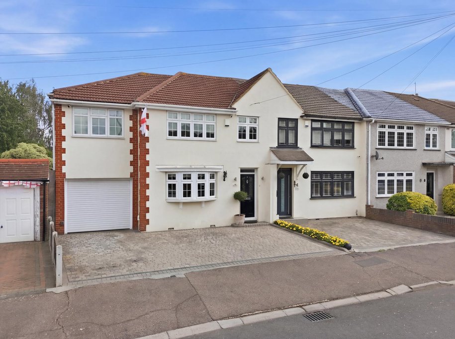 Maybank Avenue, Hornchurch, RM12 5SA
