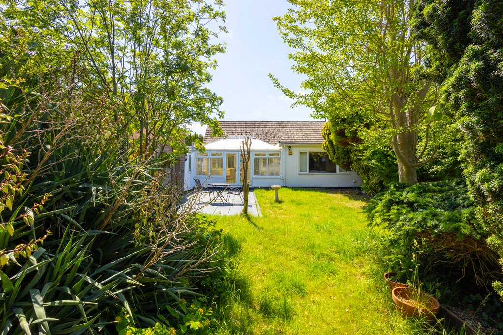 Queens Road, Littlestone, New Romney, Kent, TN28 8LS