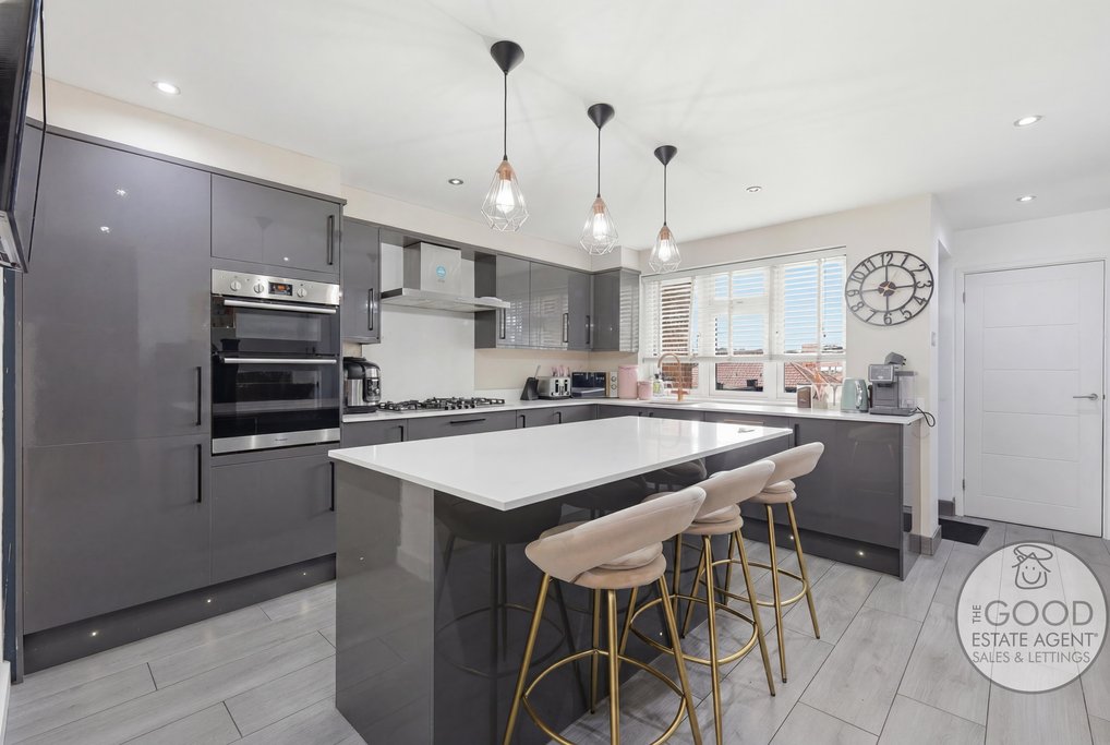Thatchers Close, Loughton IG10