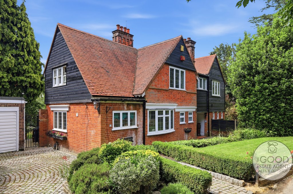Woodbury Hill, Loughton, IG10 1JB