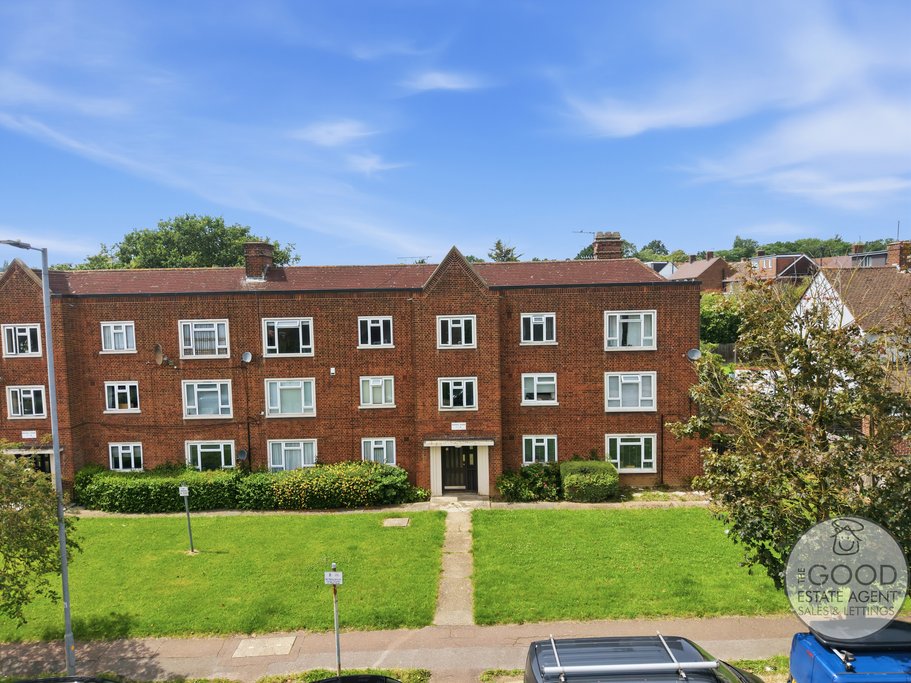 Roxwell House, Loughton, IG10 3AY