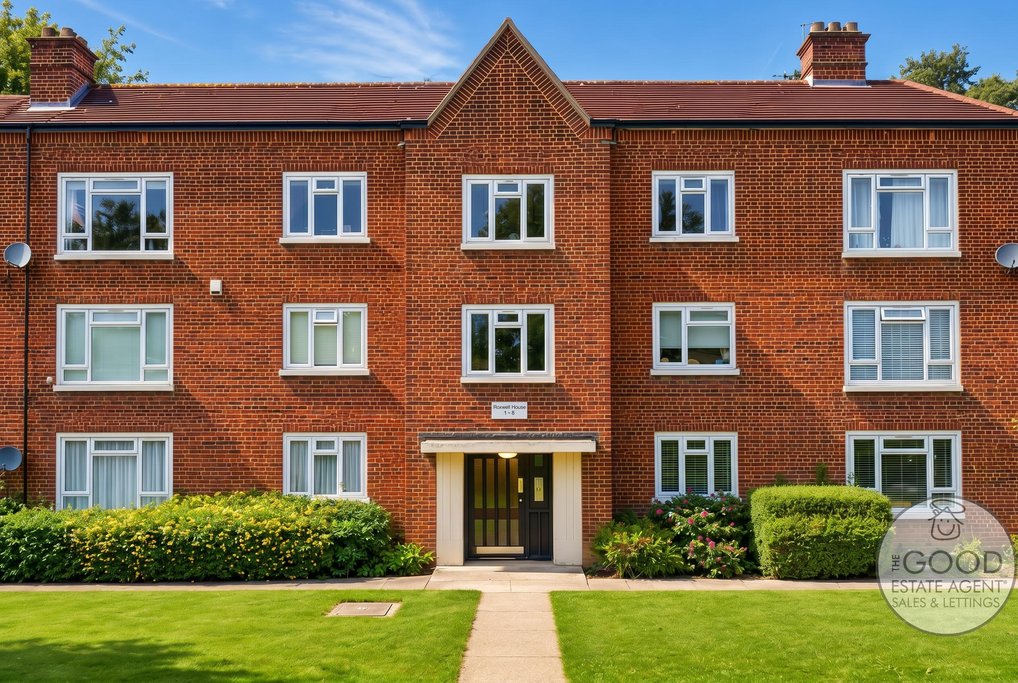 Roxwell House, Loughton, IG10 3AY