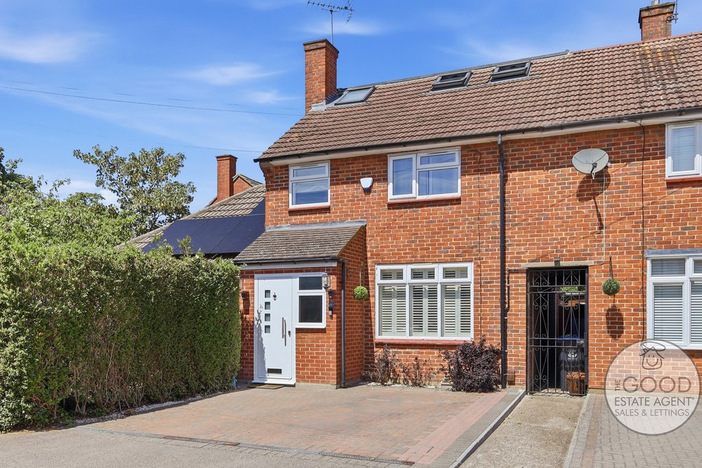 Barrington Green, Loughton, IG10