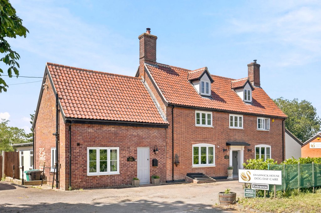 Swanwick House, Norwich Road Brome, Eye, IP238AP