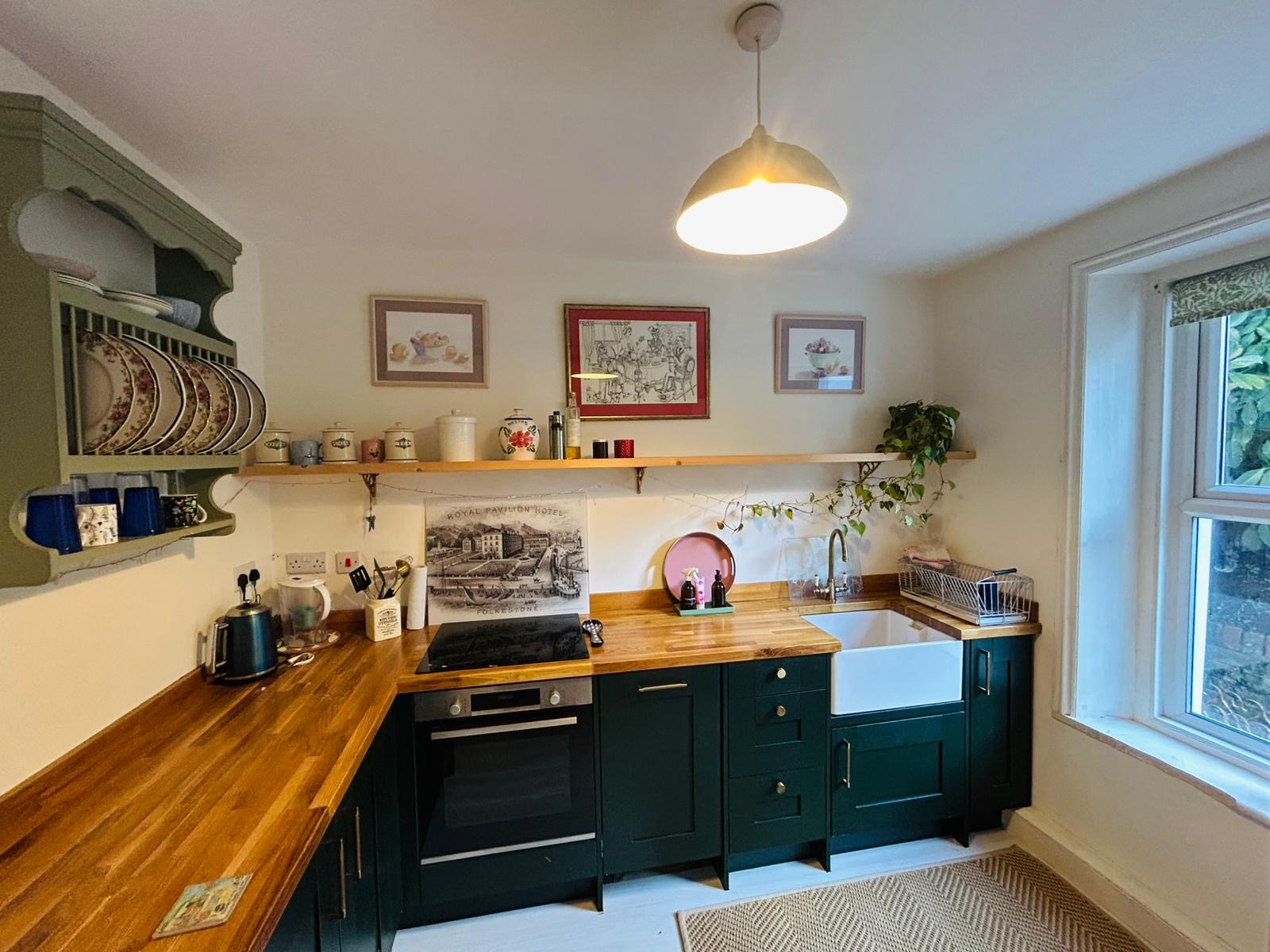 8 Ingles Road 8 Ingles Road, Kent Kent CT20 2SN