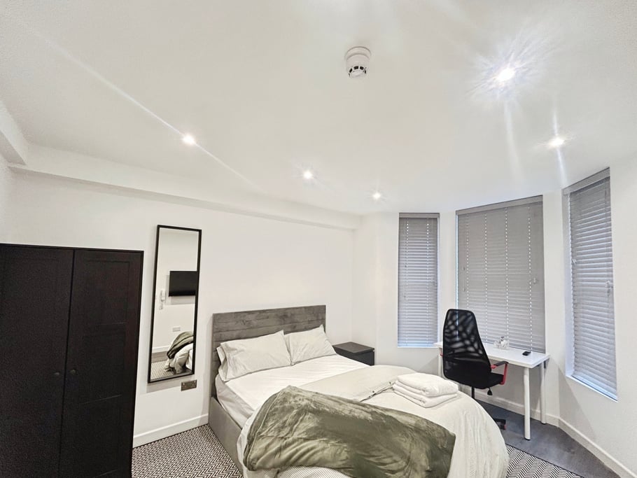 Room 2 - 154 Canterbury Road, Folkestone CT19 5PQ