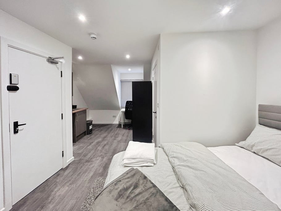 Room 8 - 154 Canterbury Road, Folkestone CT19 5PQ